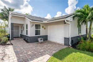 600 Mulberry Ln, Davie, FL 33325, Sold 12/09/24