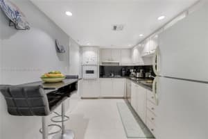 3901 S Ocean Dr APT 6M, Hollywood, FL 33019, Sold 12/06/24