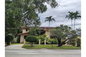 10300 NW 130th St, Hialeah Gardens, FL 33018, Sold 12/12/24