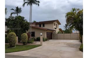 10300 NW 130th St, Hialeah Gardens, FL 33018, Sold 12/12/24