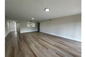 545 W Park Dr APT 7, Miami, FL 33172, Sold 11/14/24