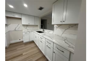 545 W Park Dr APT 7, Miami, FL 33172, Sold 11/14/24