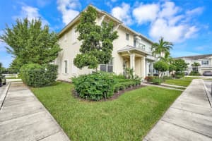 4920 Eucalyptus Dr Unit 4, Hollywood, FL 33021, Sold 04/25/25