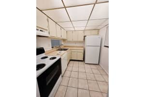 8625 NW 8th St APT 316, Miami, FL 33126, Sold 12/13/24