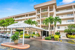 3970 Oaks Clubhouse Dr APT 501, Pompano Beach, FL 33069, Sold 11/26/24