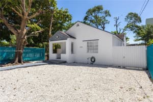 2320 Nw 55th St, Miami