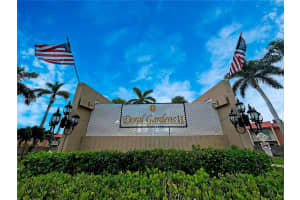 5201 Geneva Ct Apartment 213, Doral, FL 33166, Sold 11/25/24