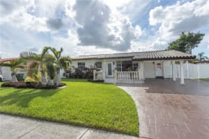 5470 W 9th Ln, Hialeah