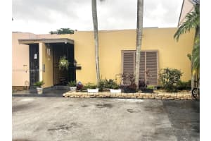16009 Kingsmoor Way, Miami Lakes, FL 33014, Sold 02/21/25