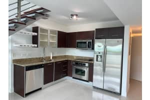 41 SE 5th St APT 703, Miami, FL 33131, Sold 05/06/25