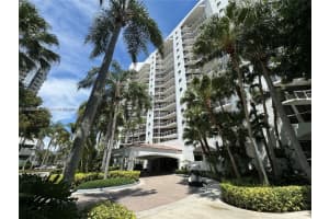 3610 Yacht Club Dr APT 906, Aventura, FL 33180, Sold 06/27/25