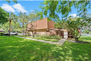 886 SW 120th Way, Davie, FL 33325, Sold 12/16/24