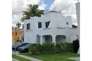 1527 NW 8th St, Miami, FL 33125, Sold 04/04/25
