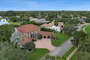 3151 W Stonebrook Cir, Davie, FL 33330, Sold 12/02/24