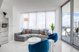 851 Ne 1st Ave 1810, Miami