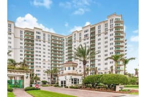 19900 E Country Club Dr 307, Aventura