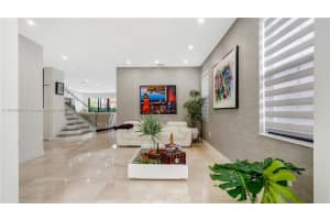 7059 NW 104th Ct, Medley, FL 33178, Sold 02/24/25