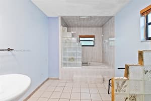460 Forrest Dr, Miami Springs, FL 33166, Sold 04/28/25