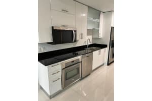 60 SW 13th St Apt 1122, Miami, FL 33130, Sold 02/24/25