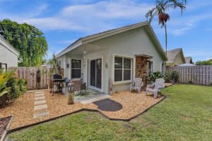 9221 Arborwood Cir, Davie, FL 33328, Sold 12/09/24