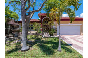 232 SW 7th Ave, Hallandale Beach, FL 33009, - MLS#A11675071