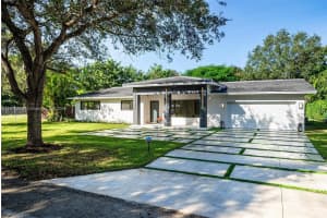 12820 SW 83rd Ct, Pinecrest, FL 33156 - MLS#A11675424
