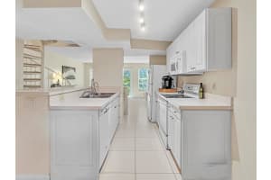 670 Tennis Club Dr, Fort Lauderdale, FL 33311, Sold 01/27/25