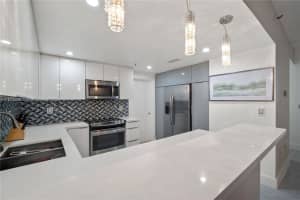 9755 NW 52nd St APT 401, Doral, FL 33178, - MLS#A11675598