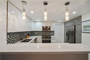 9755 NW 52nd St APT 401, Doral, FL 33178, - MLS#A11675598