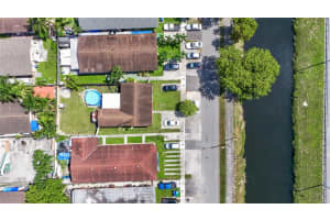 10815 Sw 7th Ter, Sweetwater