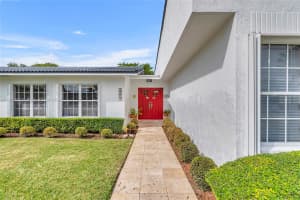 9271 SW 76th St, Miami, FL 33173, Sold 04/07/25