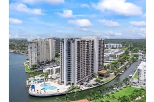 1800 NE 114th St APT 1811, Miami, FL 33181, Sold 12/13/24