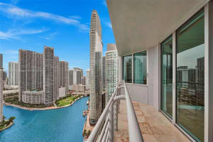 325 S Biscayne Blvd 3521, Miami