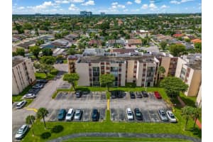 9441 SW 4th St APT 310, Miami, FL 33174, Sold 01/23/25