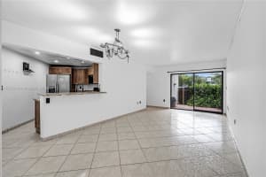 9421 Fontainebleau Blvd Apt 101-35, Miami, FL 33172, Sold 11/13/24