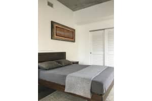 151 SE 1st St Apt 410, Miami, FL 33131, Sold 04/11/25