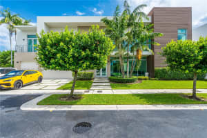 10498 NW 67th Terrace, Doral, FL 33178, Sold 12/06/24