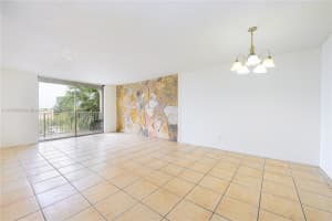 8411 NW 8th St APT 405, Miami, FL 33126, Sold 01/30/25