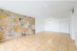 8411 NW 8th St APT 405, Miami, FL 33126, Sold 01/30/25