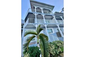 2415 NW 16th St Rd APT 101, Miami, FL 33125, Sold 04/04/25