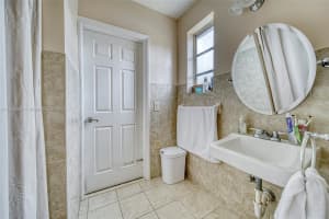 700 W 32nd St, Hialeah, FL 33012, Sold 01/06/25