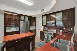 8040 NW 156th Terrace, Miami Lakes, FL 33016, Sold 01/10/25