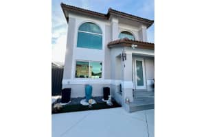 19842 NW 86th Ct, Hialeah, FL 33015, Sold 12/10/24
