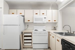 434 NE 210th Cir Terrace Apartment 207-4a, Miami, FL 33179, Sold 01/16/25