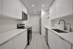 4400 Hillcrest Dr APT 808A, Hollywood, FL 33021, Sold 04/02/25