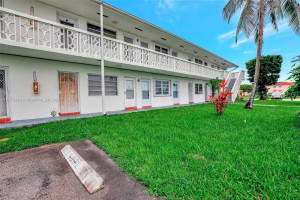 121 NE 204th St APT 9, Miami Gardens, FL 33179, - MLS#A11676880