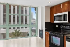 111 E Flagler St Apt 305, Miami, FL 33131, Sold 01/23/25