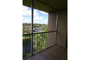 17000 NW 67th Ave APT 429, Hialeah, FL 33015, Sold 04/08/25