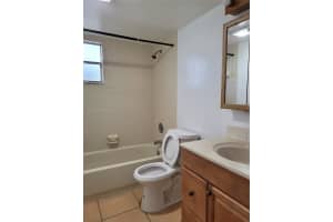 17000 NW 67th Ave APT 429, Hialeah, FL 33015, Sold 04/08/25