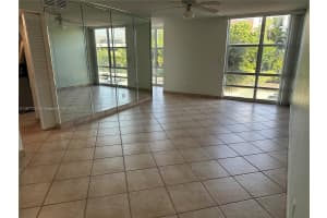 200 172nd St APT 320, Sunny Isles Beach, FL 33160, Sold 01/21/25